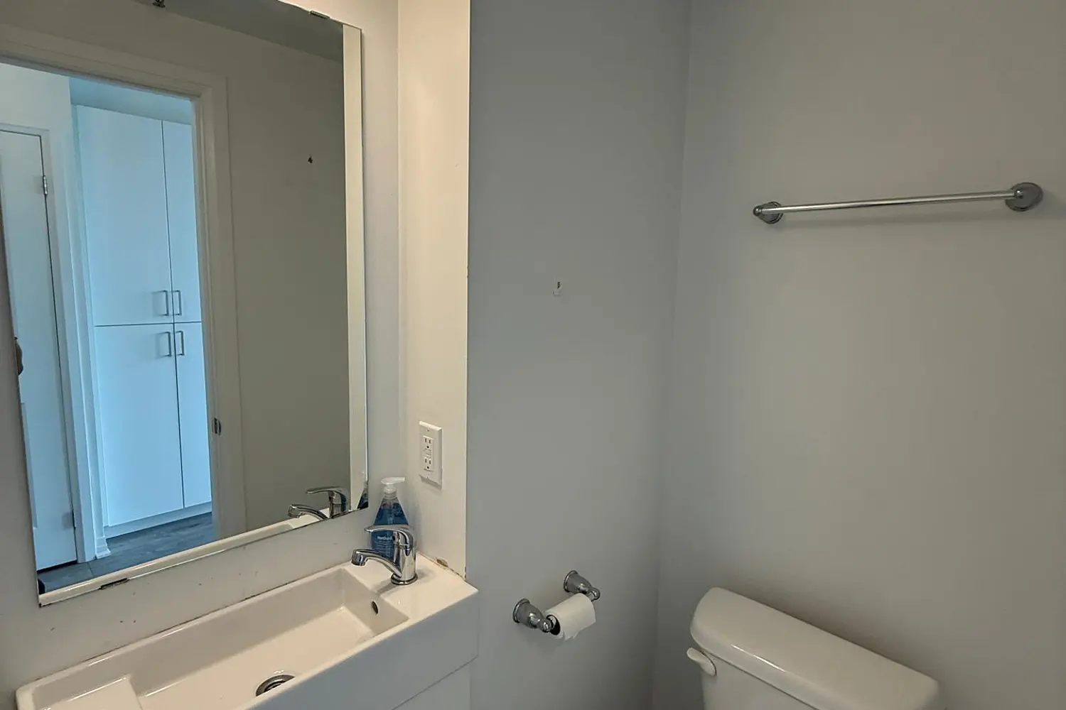 1900 Simcoe Street 736 photo 4