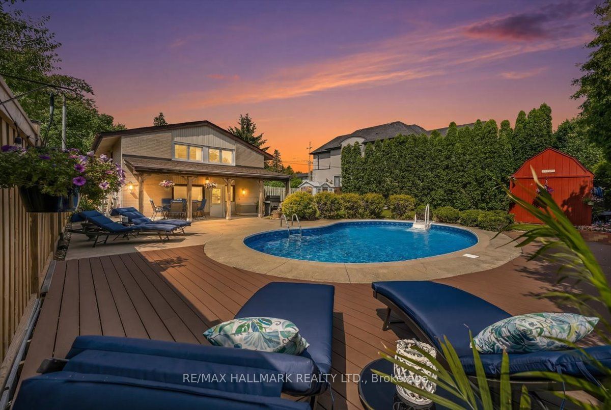433 Seabourne Drive, Oakville, ON, L6L 4E9