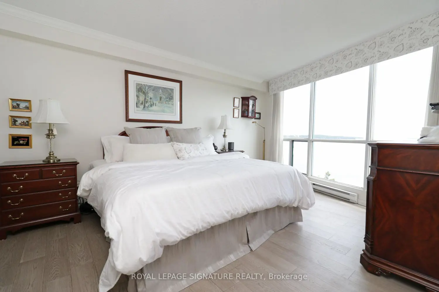 65 Ellen Street 1004 photo 3