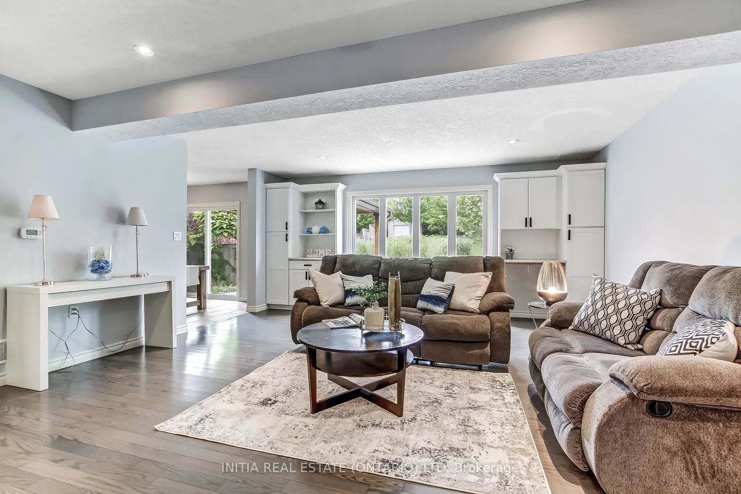 1082 Oakcrossing Road photo 3