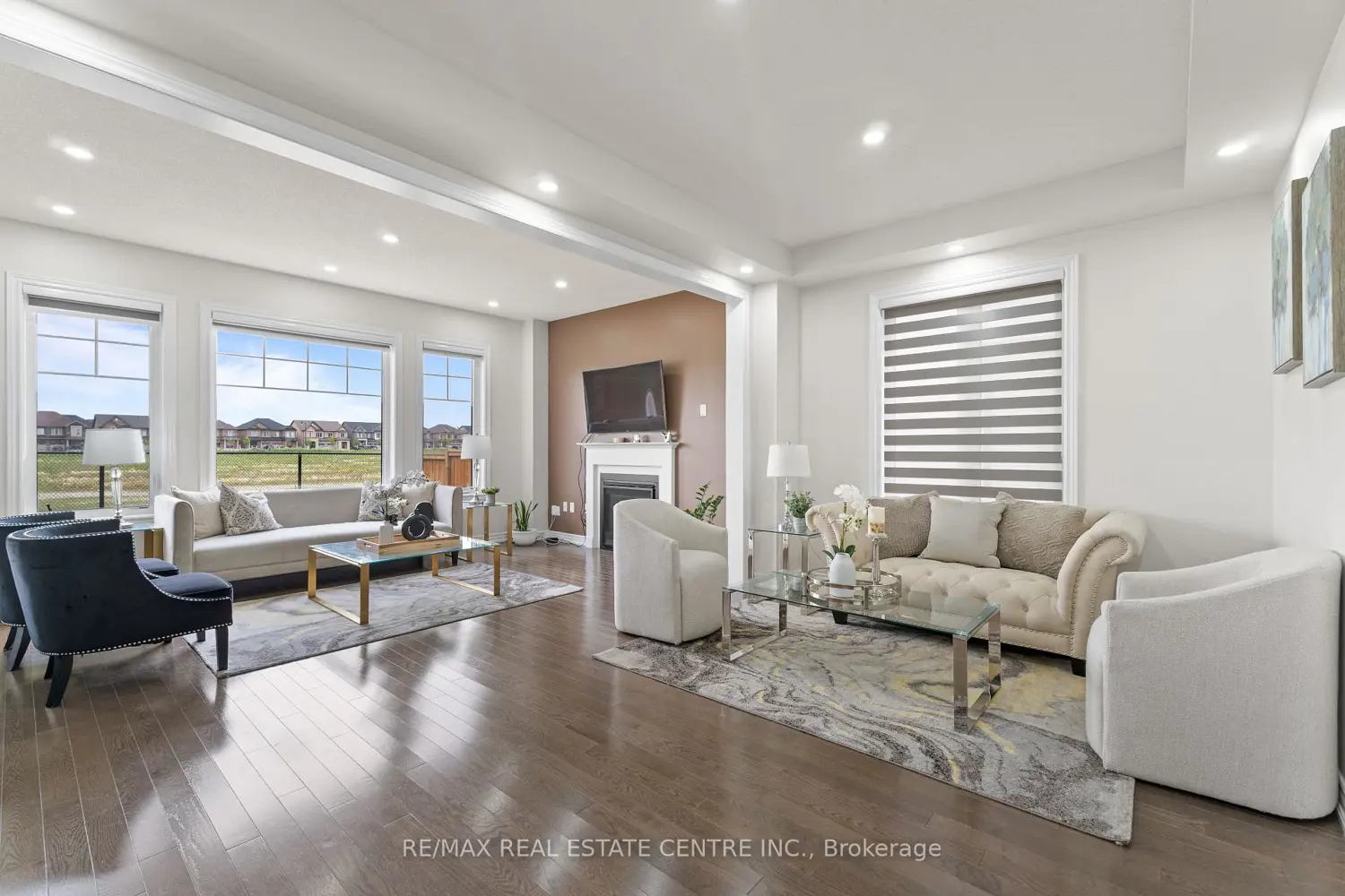 8 Oconnor Crescent photo 4