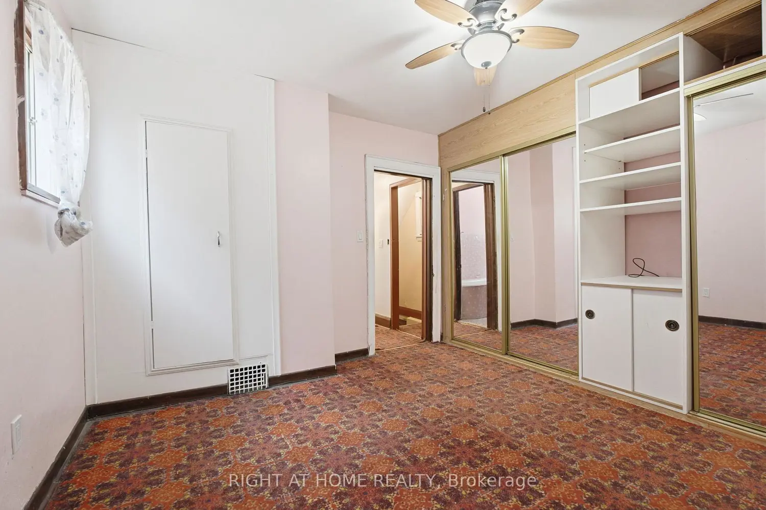 502 Salem Avenue photo 4