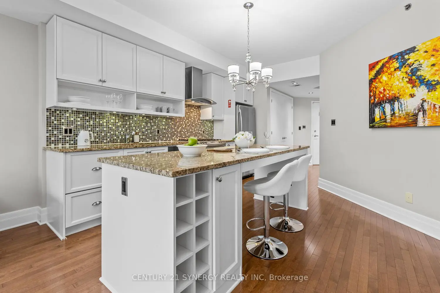 808 Bronson Avenue 312 photo 4