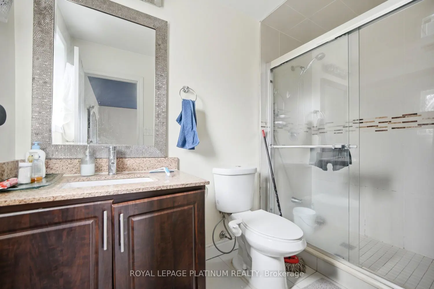 19 Golding Avenue photo 5