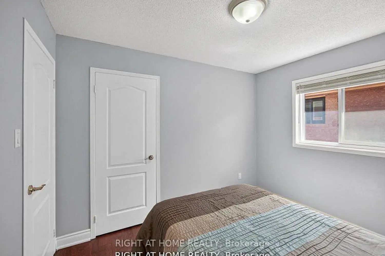 7068 Rosehurst Drive photo 5