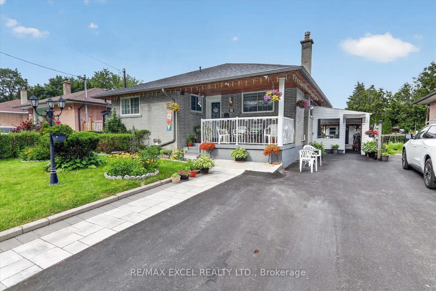 62 Sundance Crescent