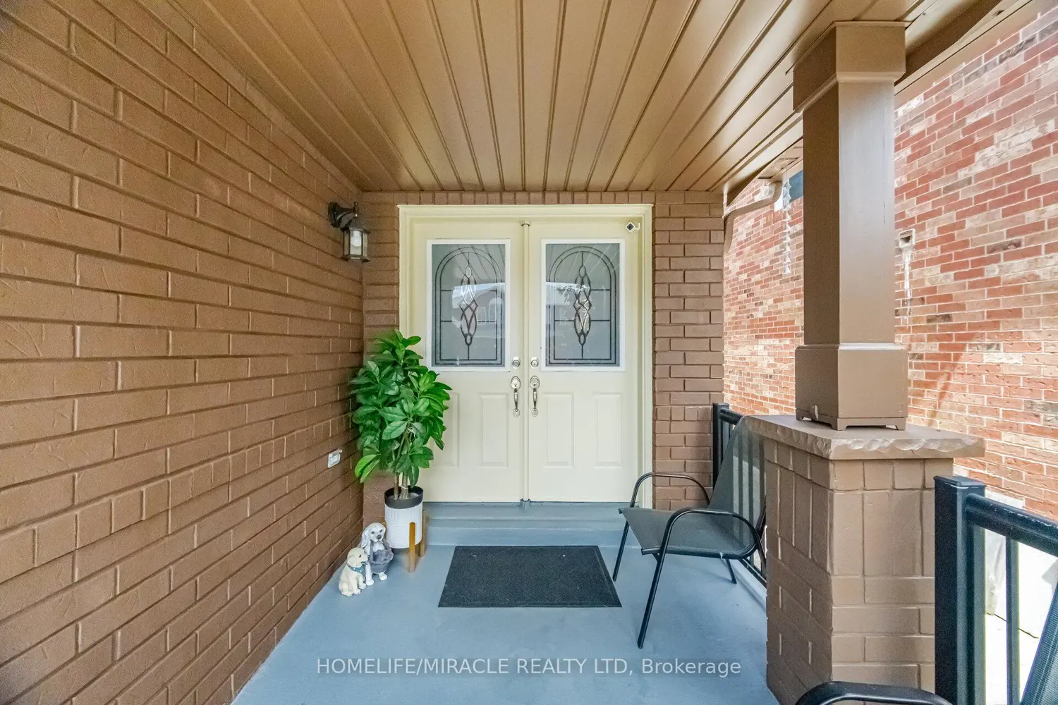 16 Capistro Street photo 2
