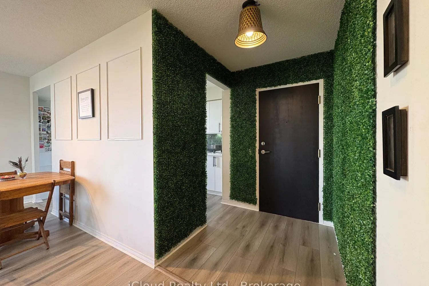 91 Townsgate Drive 710 photo 4