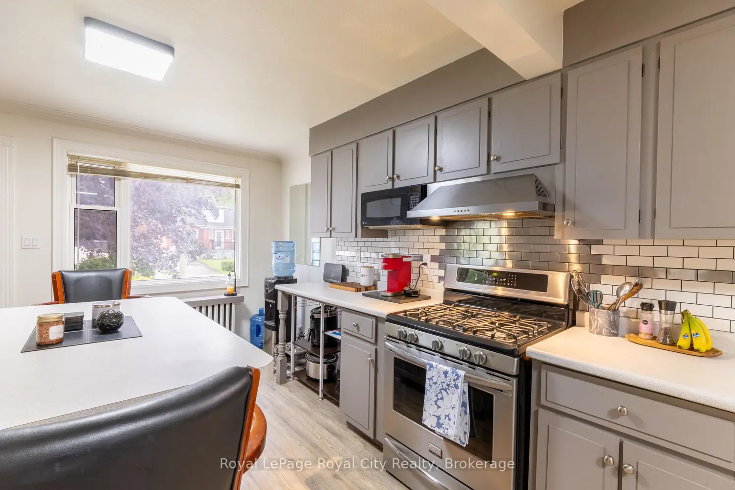 190 Grange Street photo 5