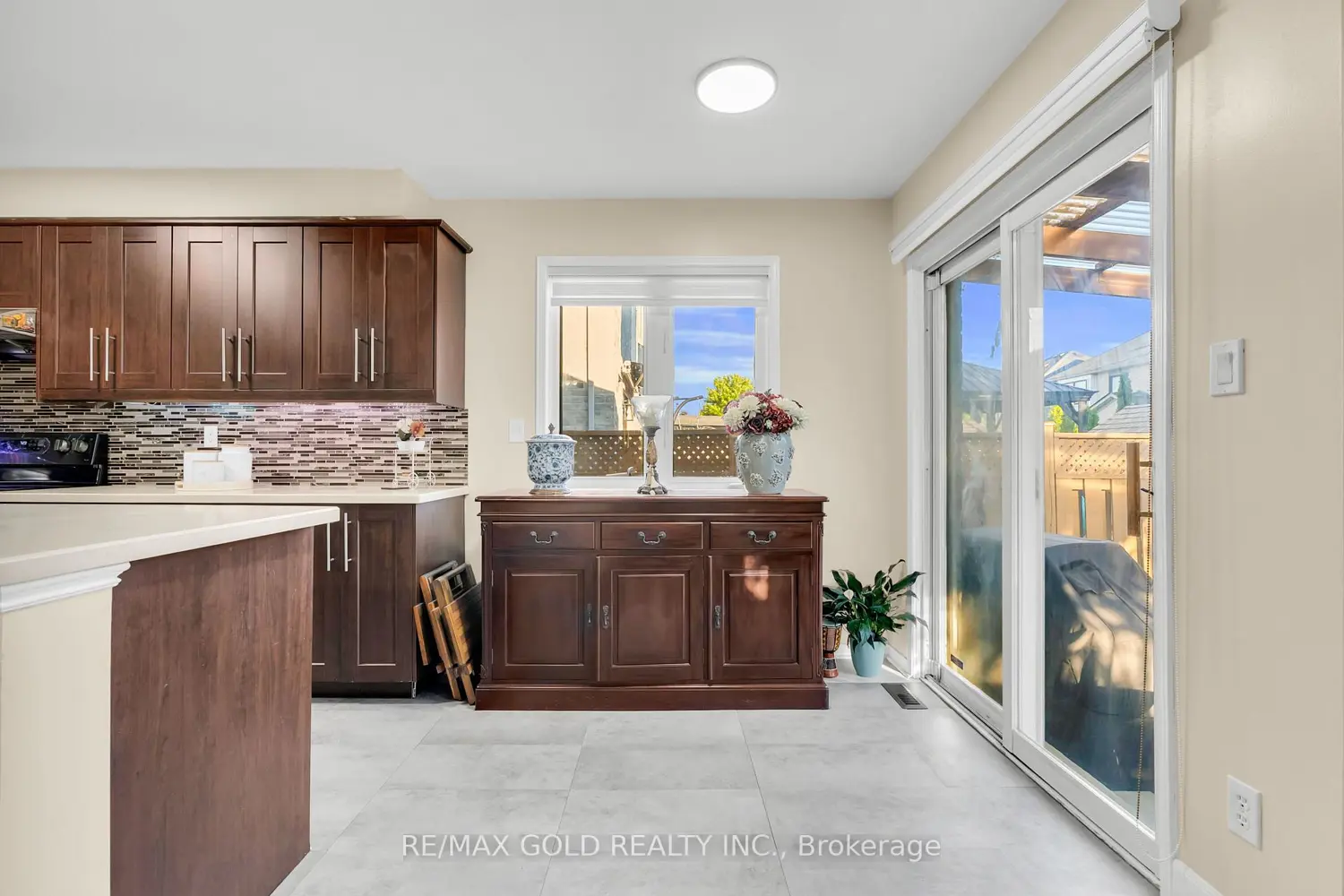5872 Yachtsman Crossing Boulevard photo 5