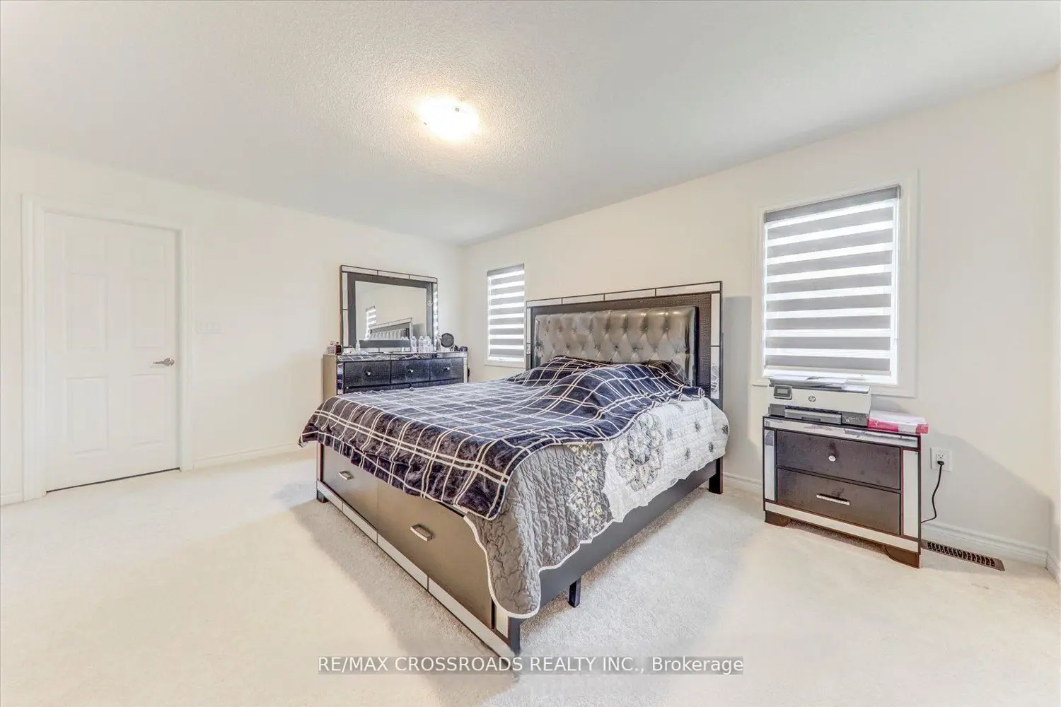 225 Fleetwood Drive photo 5