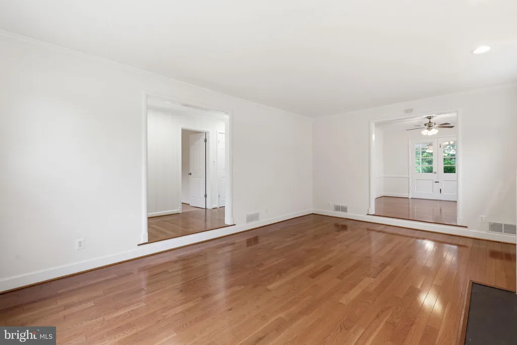 9706 Dameron Drive, Silver Spring, MD 20910 photo 3