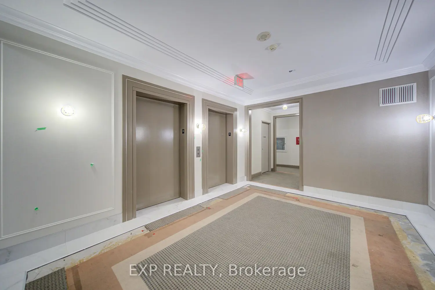 133 Wynford Drive 808 photo 3