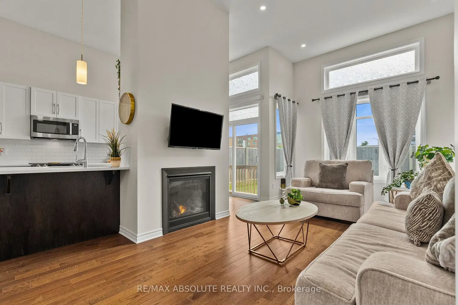 231 Shinny Avenue photo 5