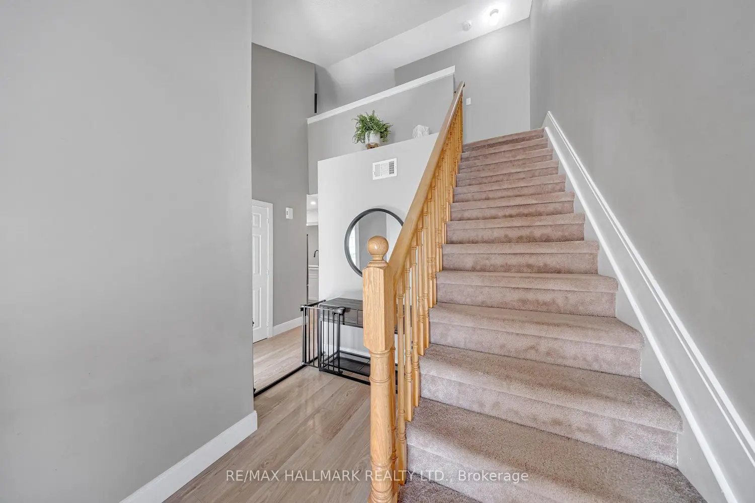 106 Petra Way 3 photo 2
