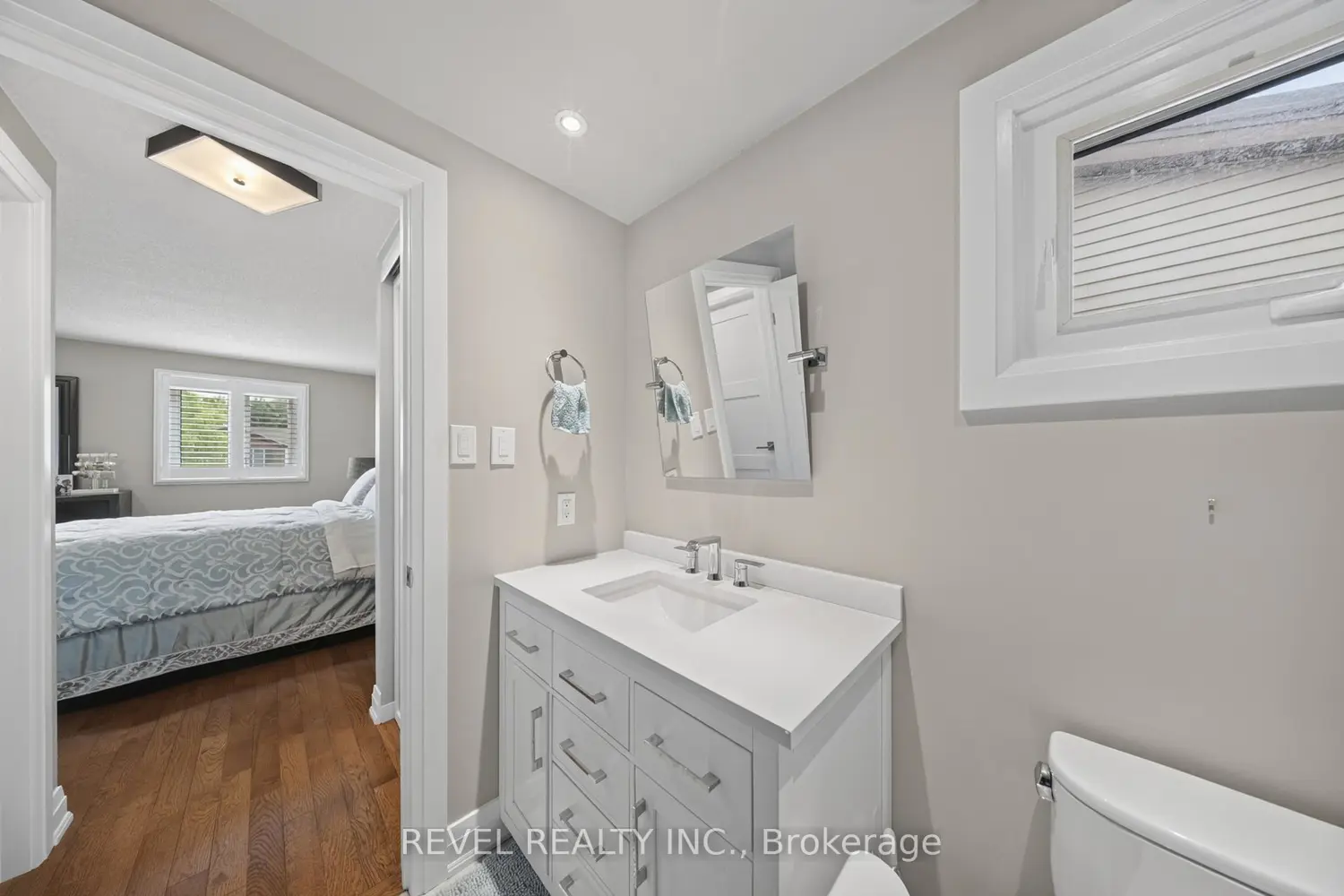 30 Hallen Road photo 3