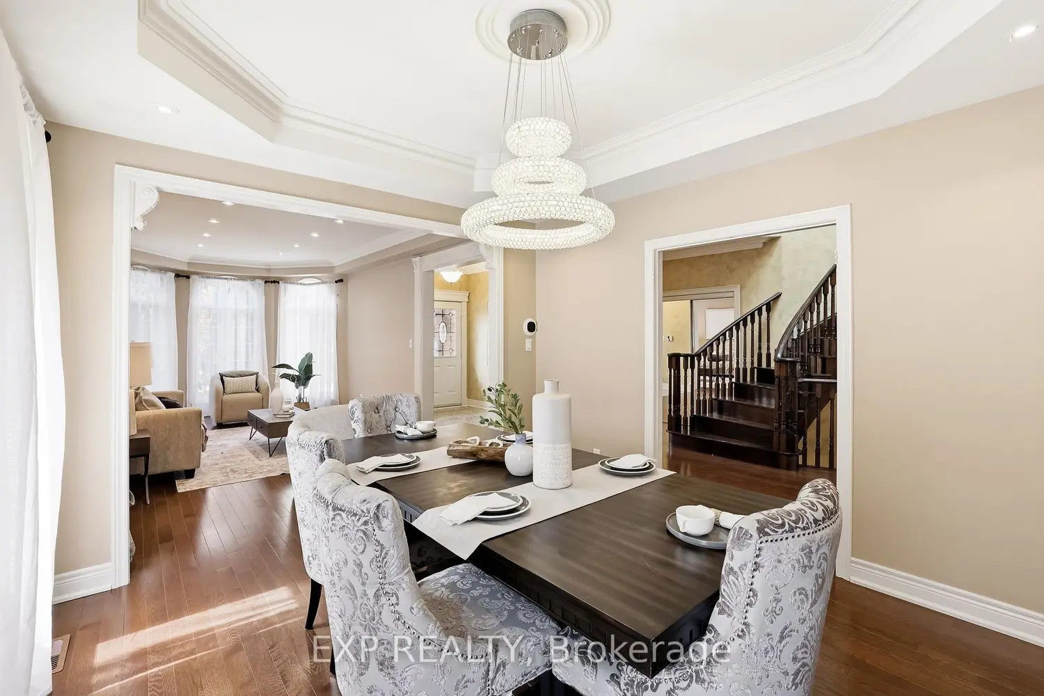 467 Delaney Drive photo 3