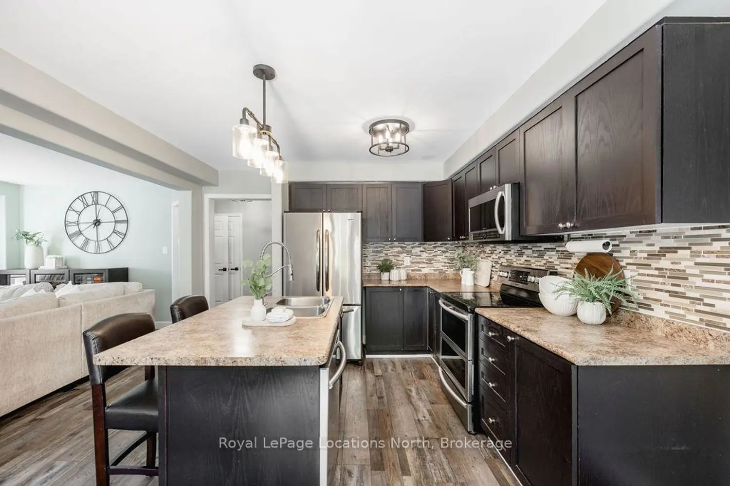 67 Wesley Avenue photo 5