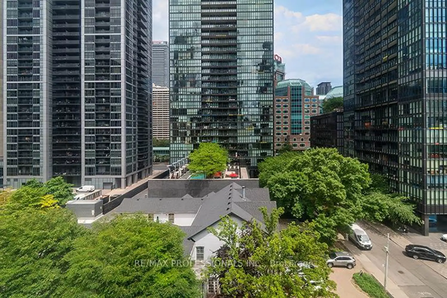 88 Charles Street 702 photo 5