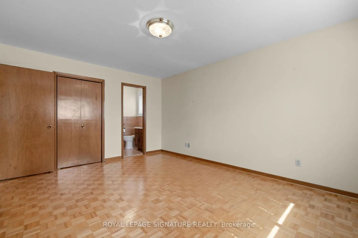 5 Acacia Avenue photo 5