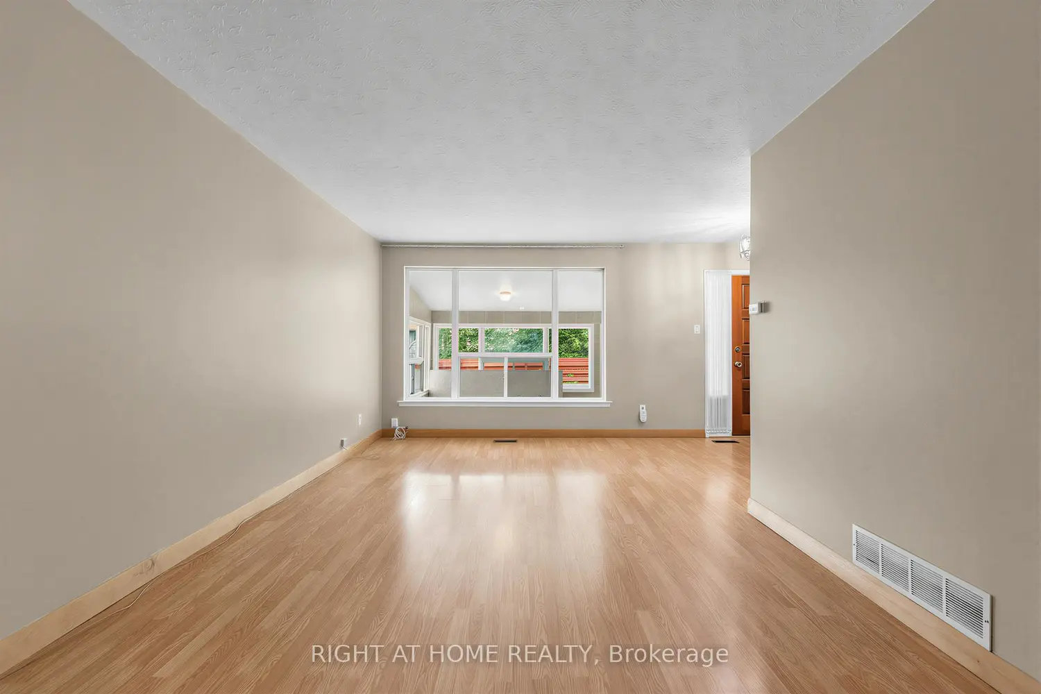 12 Candlewood Crescent photo 2