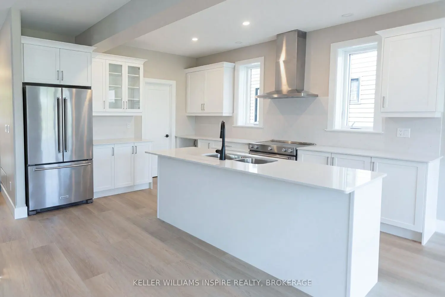128 Mcdonough Crescent photo 4