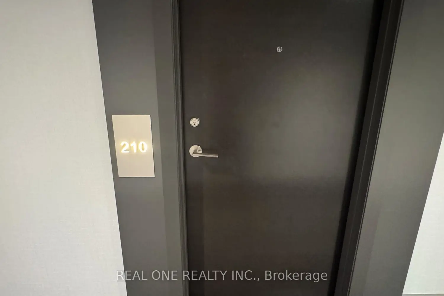 8868 Yonge Street 201E photo 4