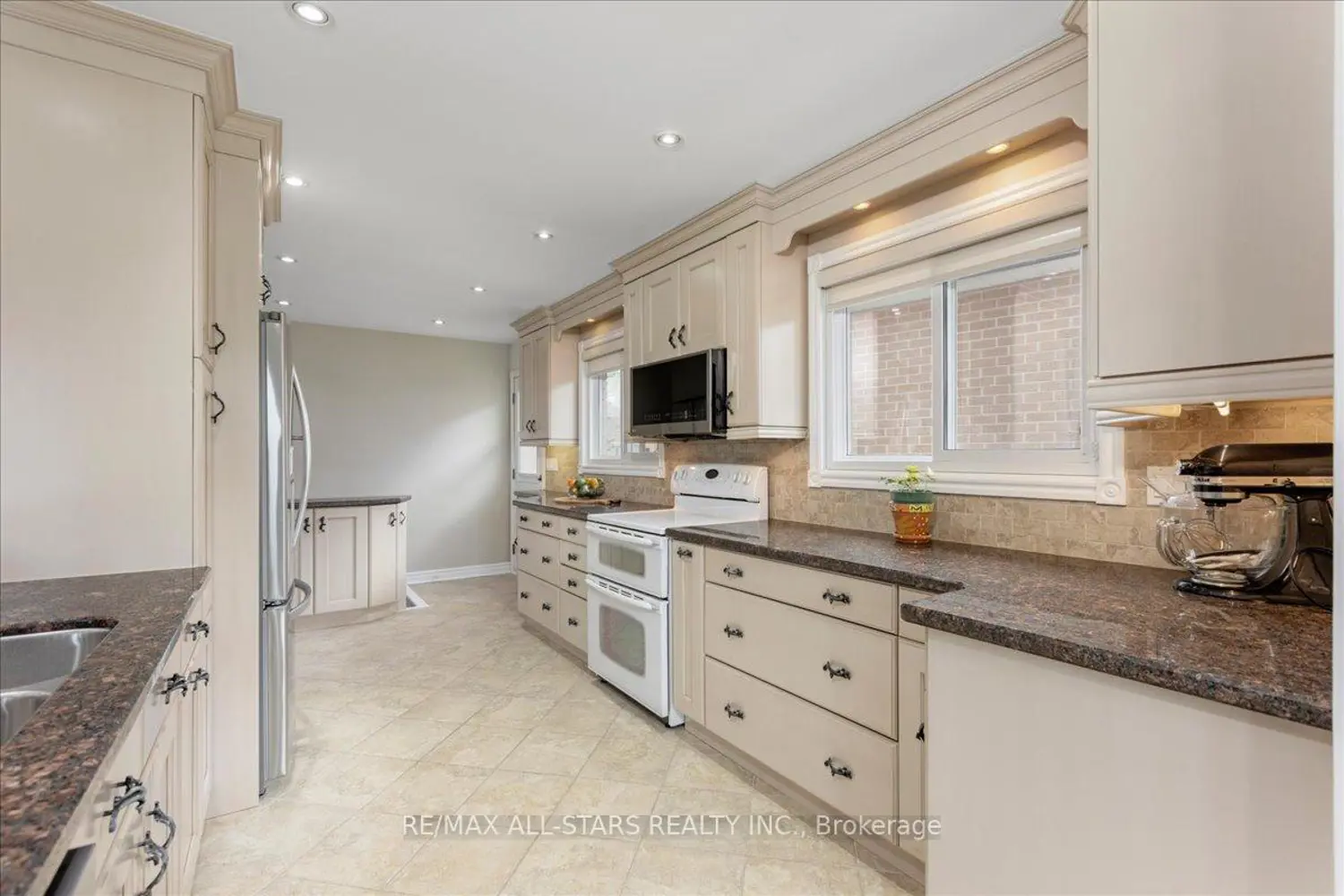 285 Orsi Avenue photo 4