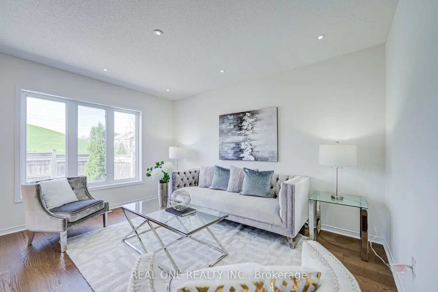 65 Westcliffe Crescent photo 4