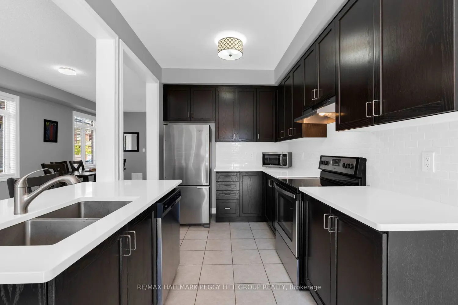 55 Forsyth Crescent photo 4