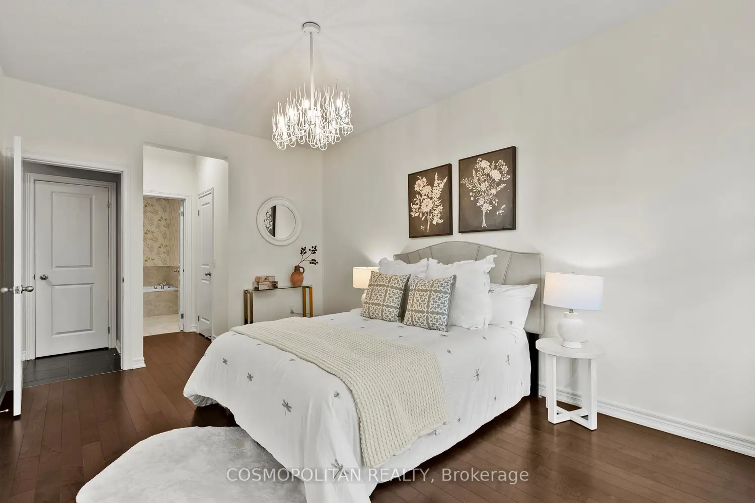 4359 Chemonda Street photo 5