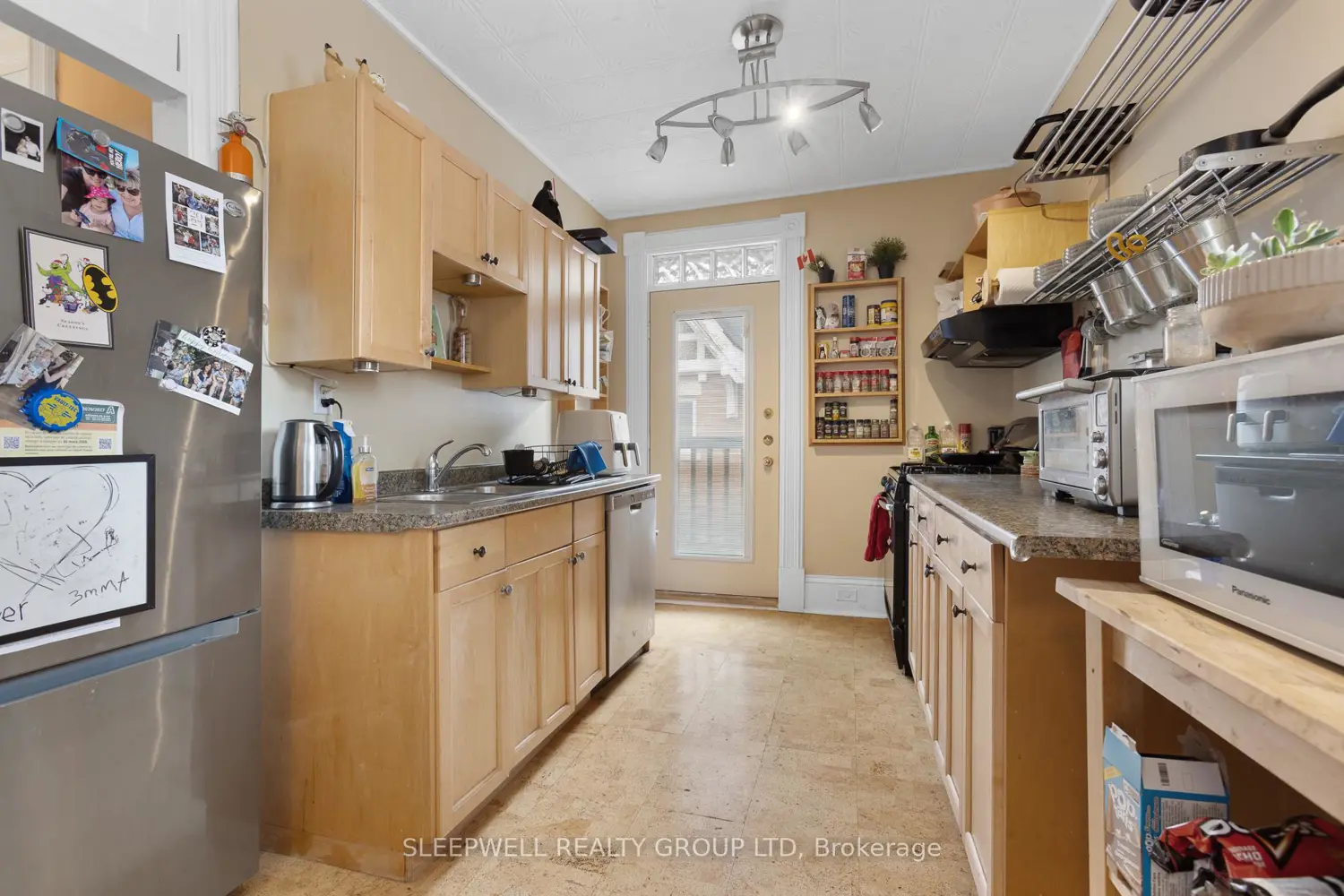 86 Fourth Avenue photo 2