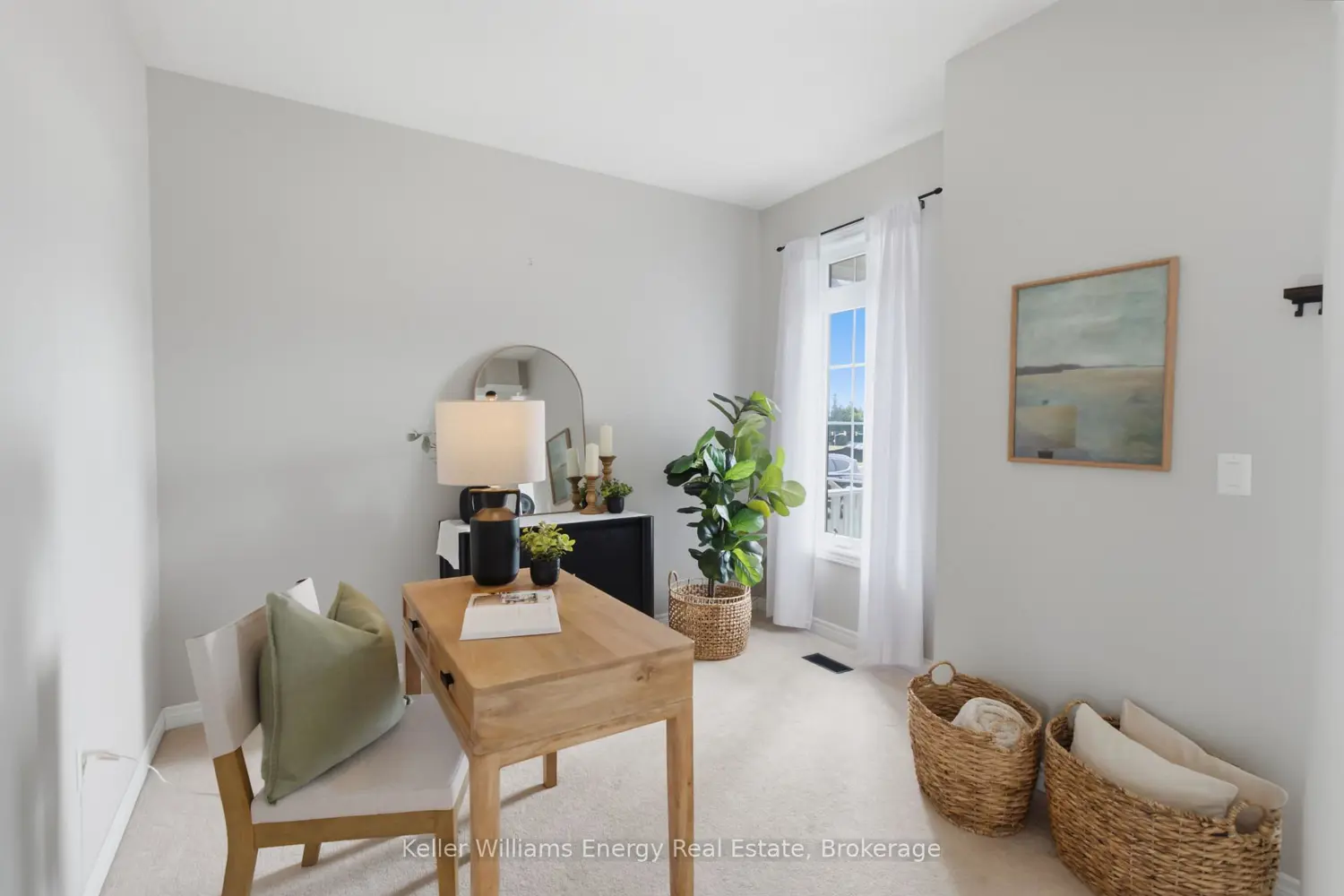 144 Mcdonald Crescent photo 2