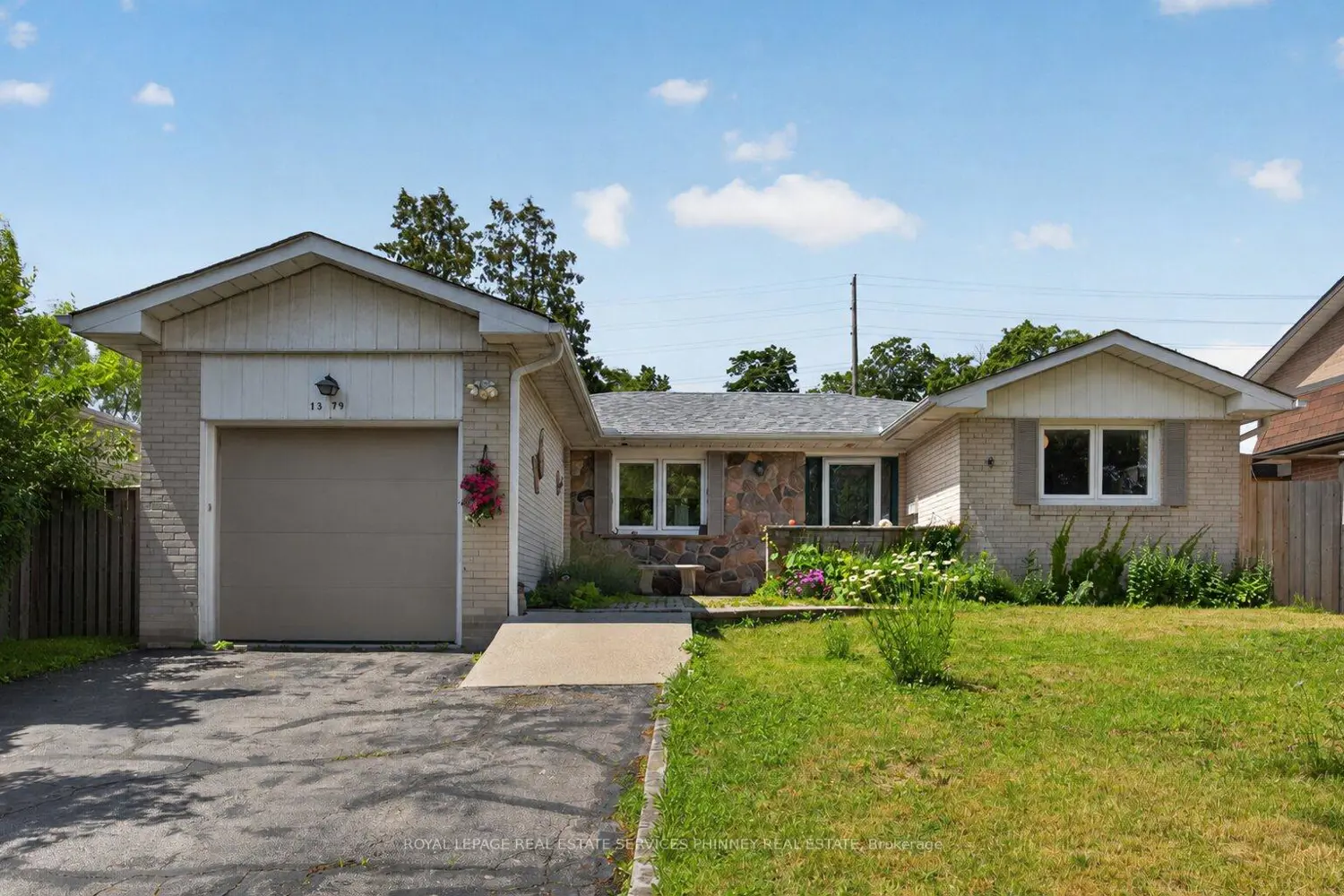1379 Tyneburn Crescent