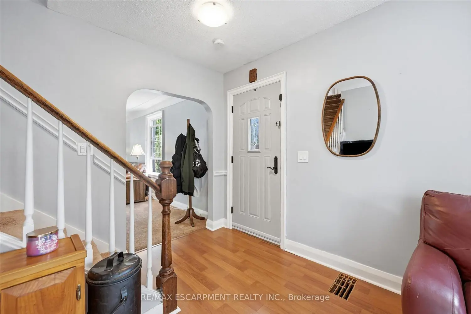 938 Cloverleaf Drive photo 3