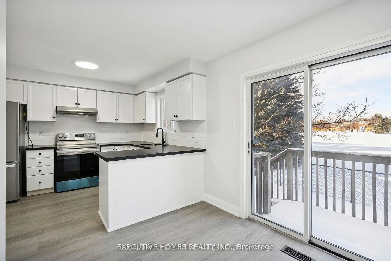 2665 Thomas Street 60