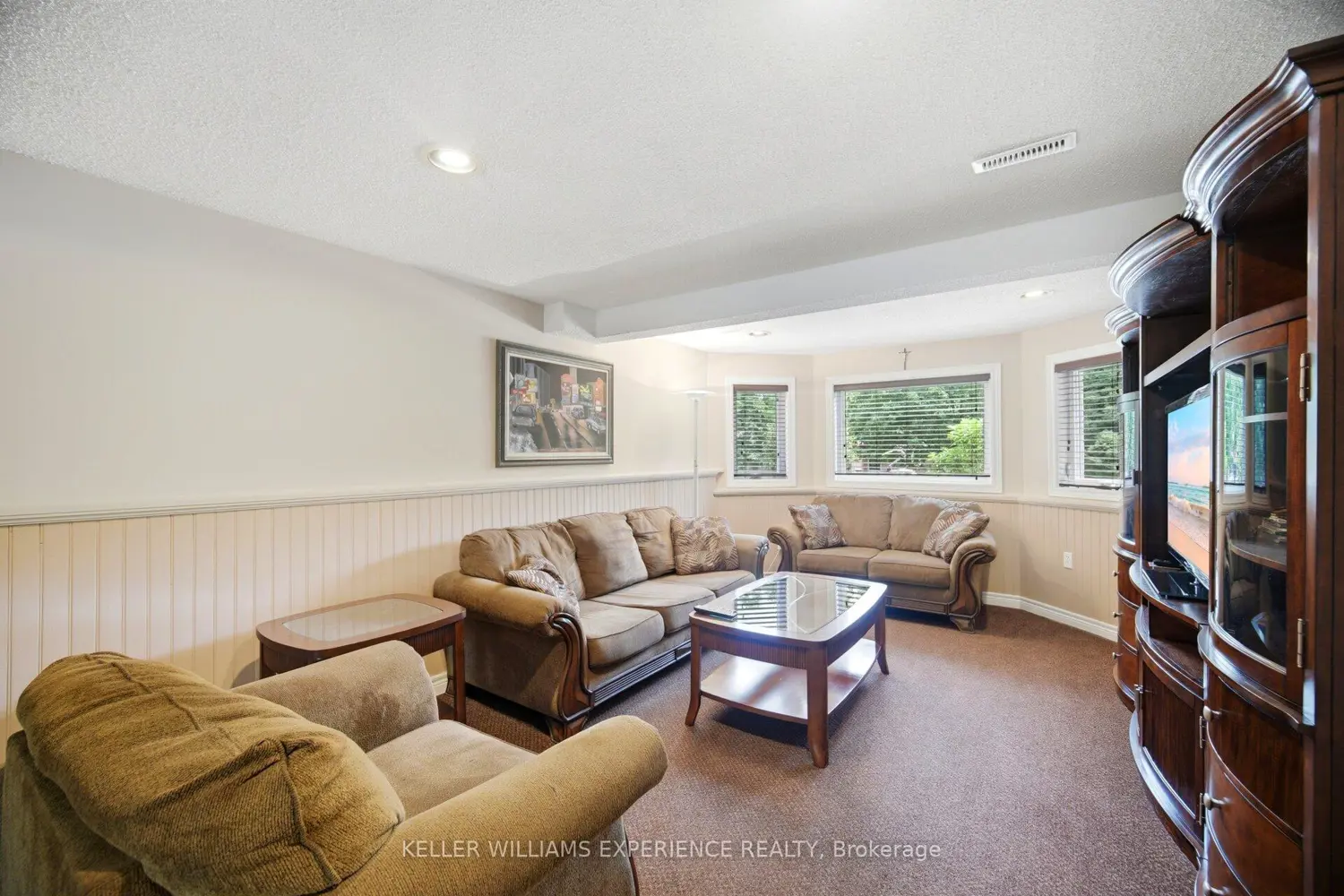 526 Leacock Drive photo 5