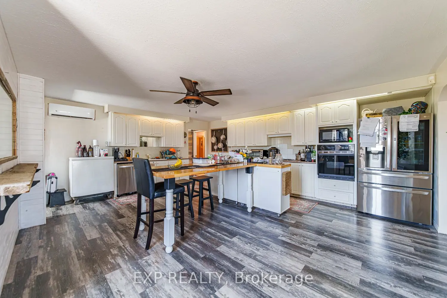 4612 Ste Catherine Street photo 3