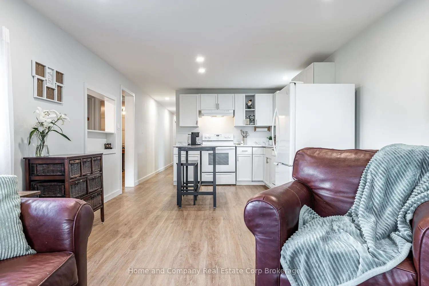 154 Maple Street photo 4