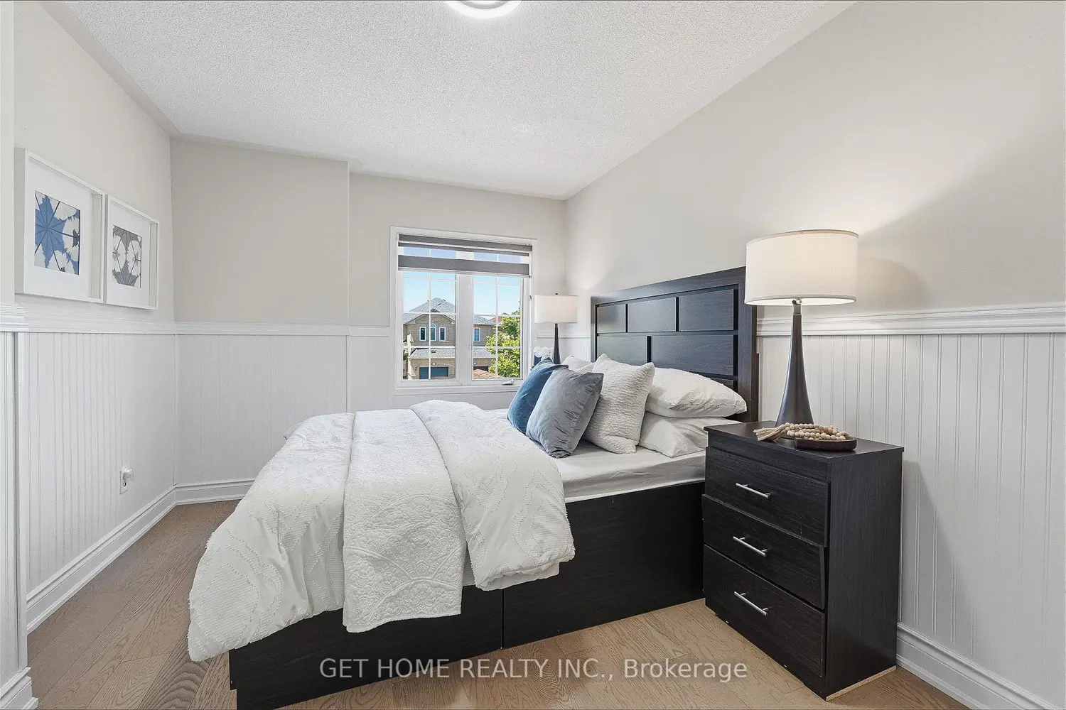 3232 Raindance Crescent photo 4