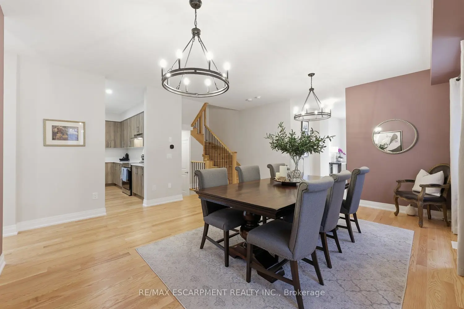 465 Adelaide Street photo 5
