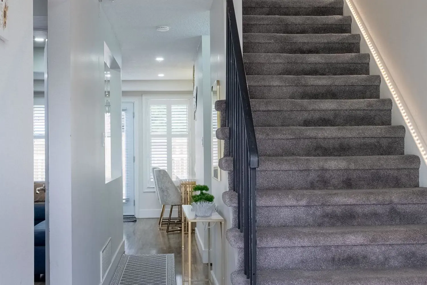 439 Bristol Crescent photo 3