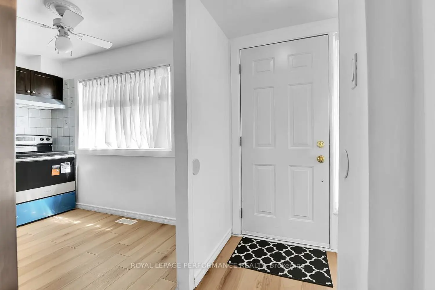 1743 Heatherington Road photo 4