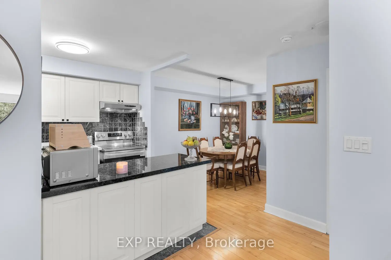 2267 Lake Shore Boulevard 214 photo 2