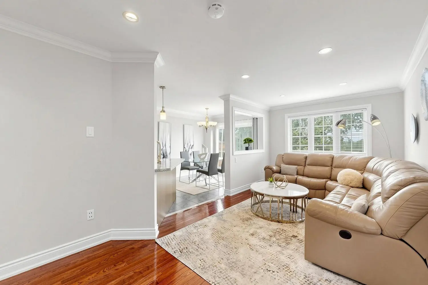 32 Beaverbrook Crescent photo 2