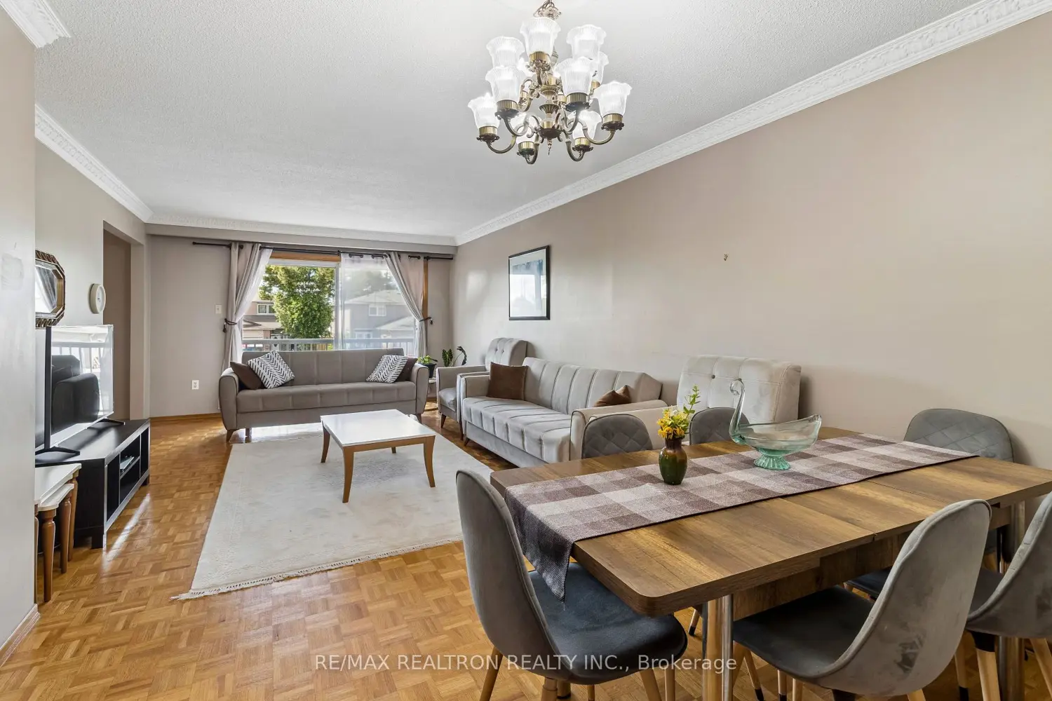 275 Aberdeen Avenue photo 4