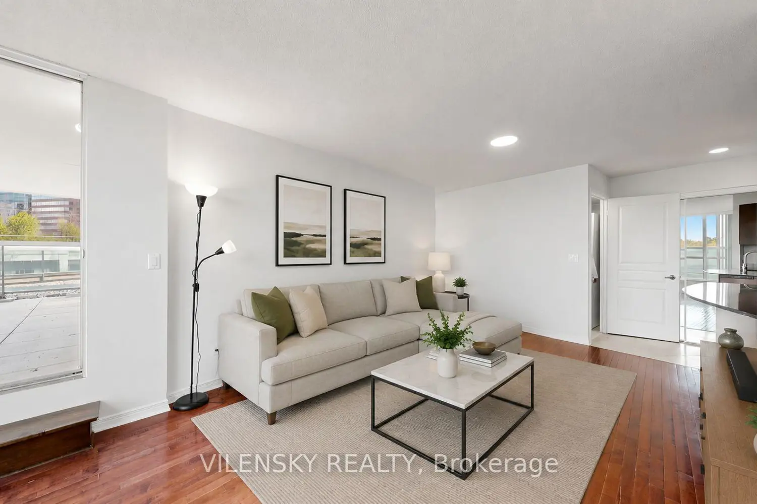 509 Beecroft Road 510 photo 3