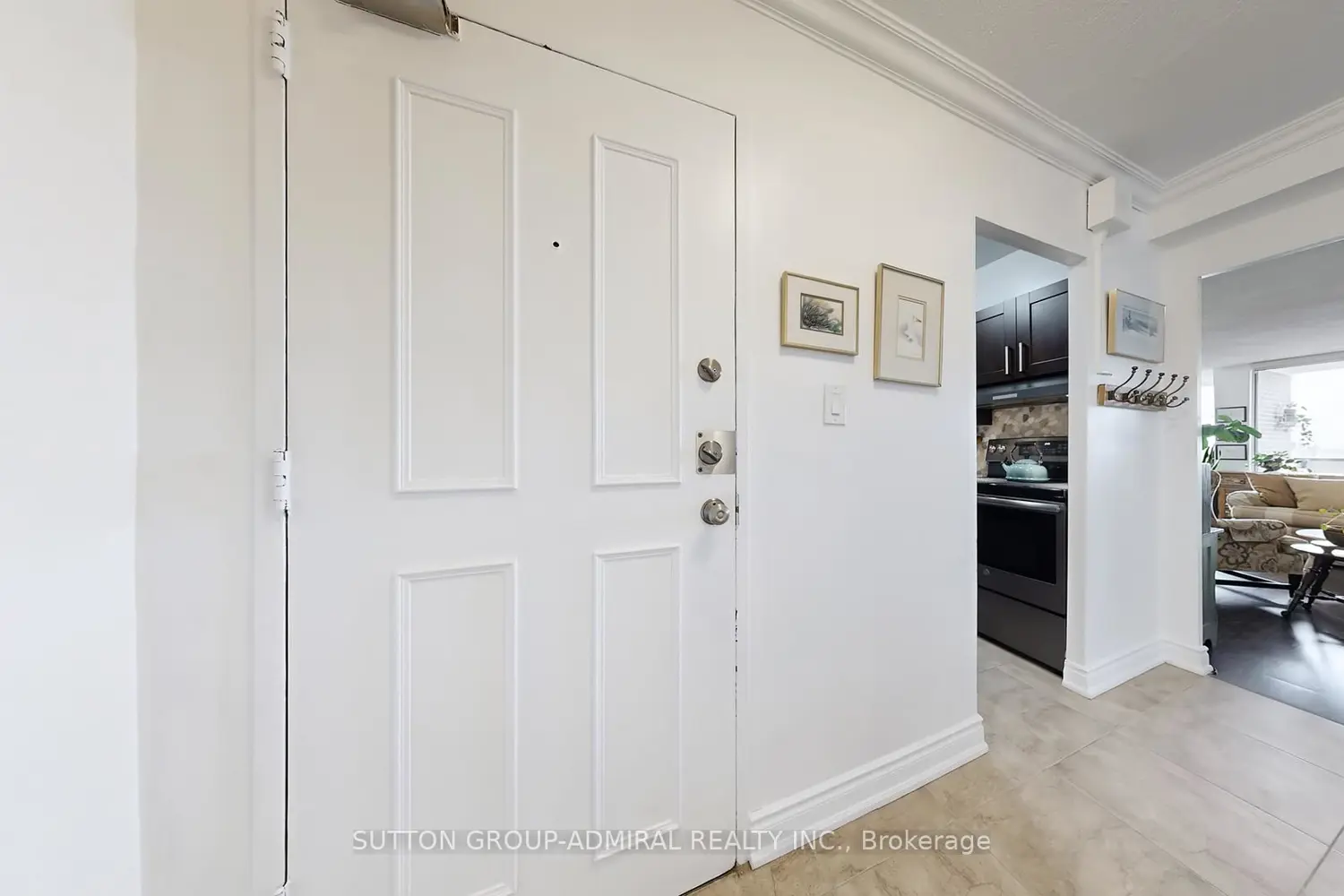 85 Emmett Avenue 2402 photo 3