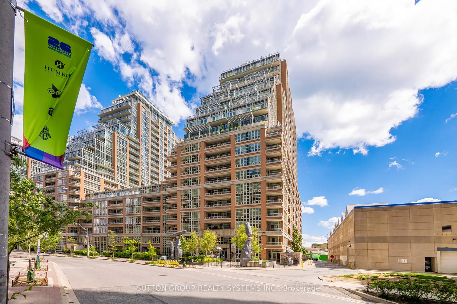85 East Liberty Street 607