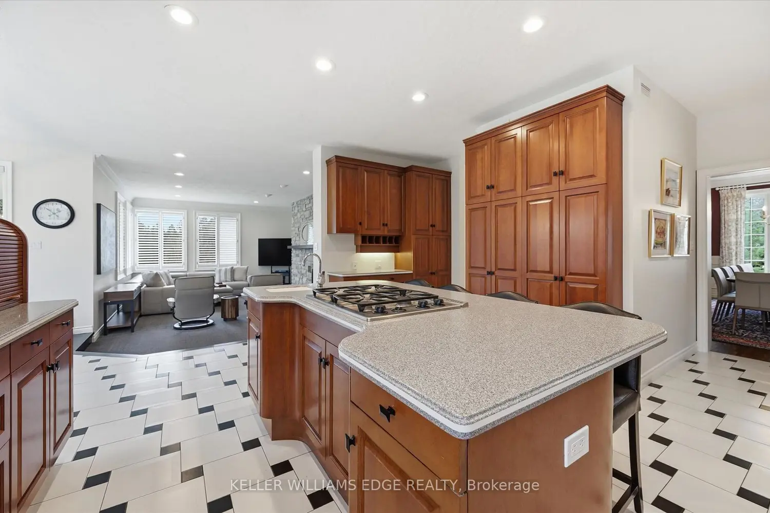 938 Governor's Road photo 5